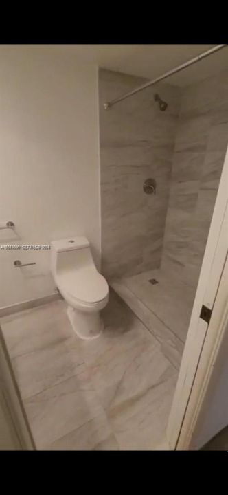 Под контрактом: $2,300 (2 спален, 2 ванн, 1112 Квадратных фут)