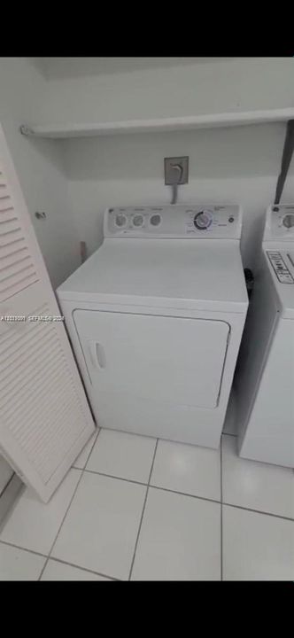 Под контрактом: $2,300 (2 спален, 2 ванн, 1112 Квадратных фут)