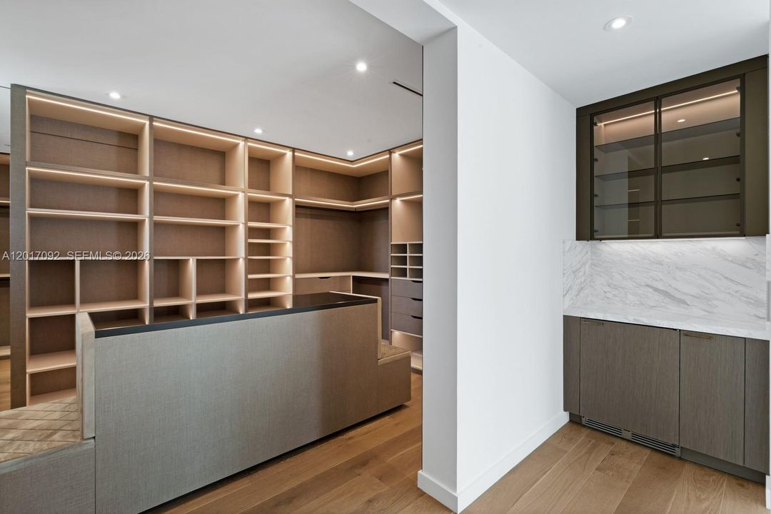 Morning kitchen & Boutique closet