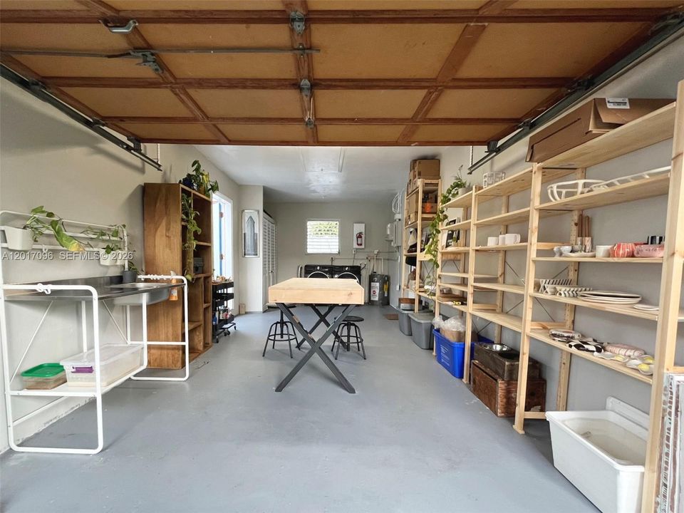 Activo con contrato: $742,999 (2 camas, 2 baños, 1323 Pies cuadrados)