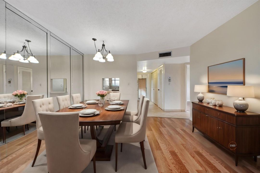6 Dining Area Staged