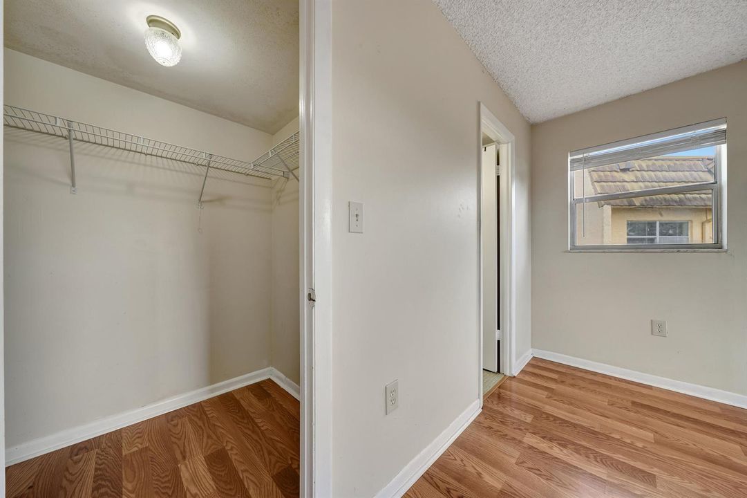 7 Master Bedroom (4)