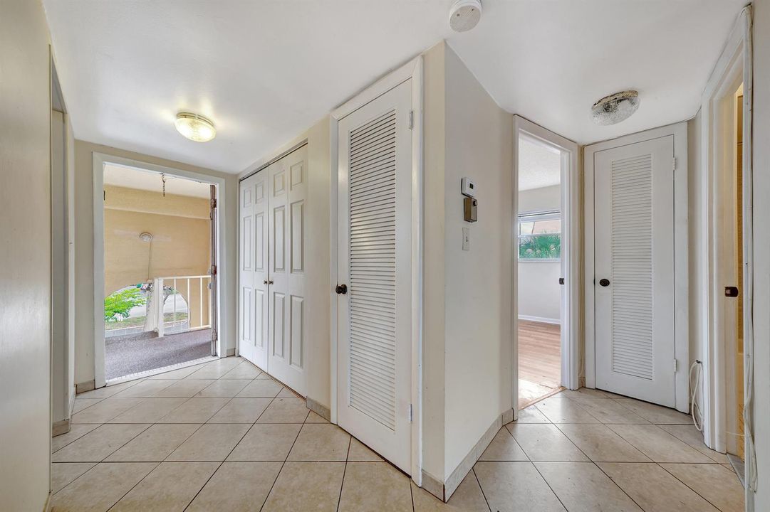 1 Entrance views (3)