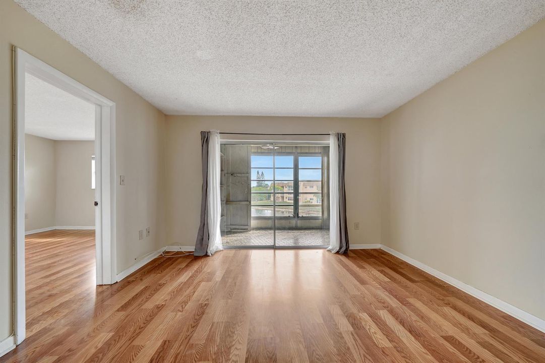 5 Living Room (4)