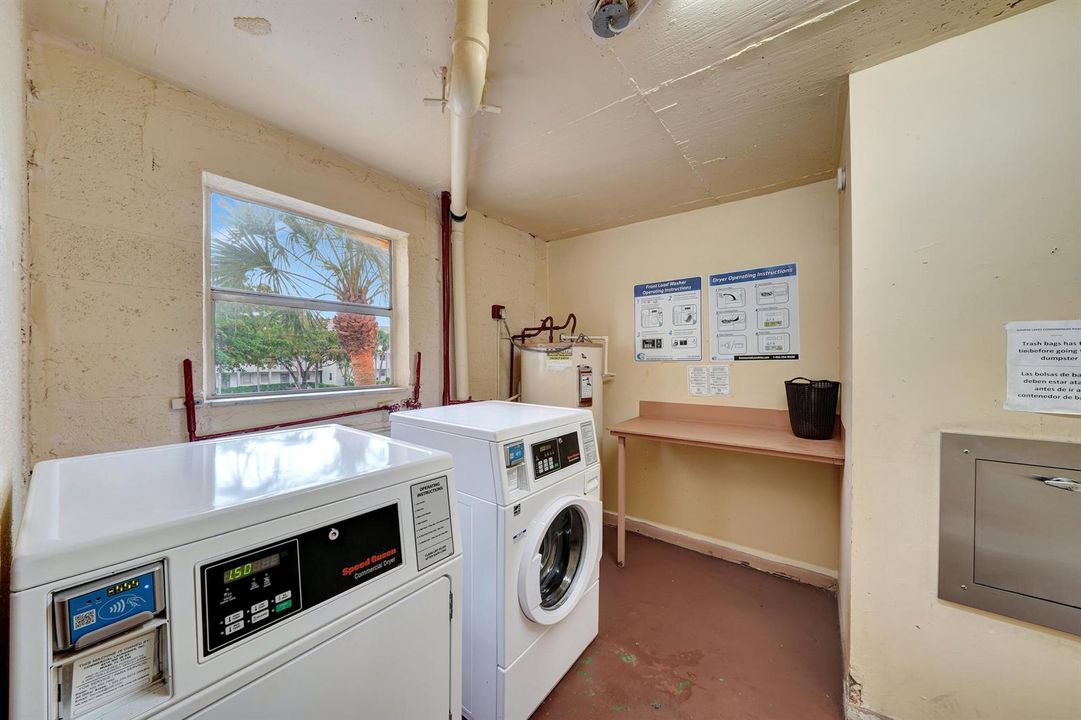 12 Laundry Room (1)