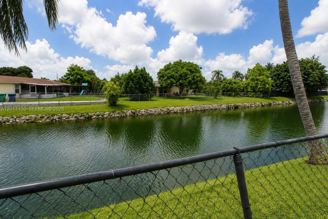 Recently Sold: $625,000 (3 beds, 2 baths, 2124 Square Feet)