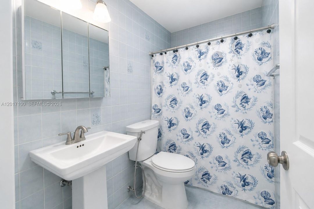 Recently Sold: $625,000 (3 beds, 2 baths, 2124 Square Feet)