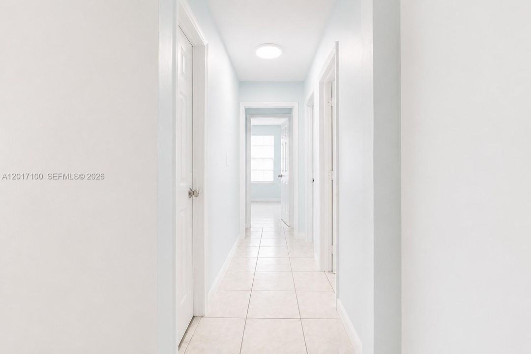 Recently Sold: $625,000 (3 beds, 2 baths, 2124 Square Feet)