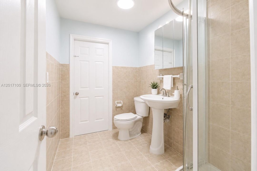 Recently Sold: $625,000 (3 beds, 2 baths, 2124 Square Feet)