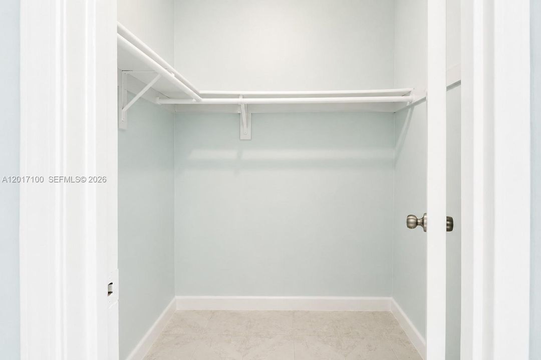 Recently Sold: $625,000 (3 beds, 2 baths, 2124 Square Feet)