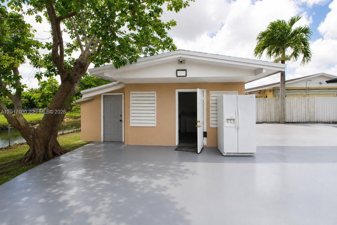 Recently Sold: $625,000 (3 beds, 2 baths, 2124 Square Feet)