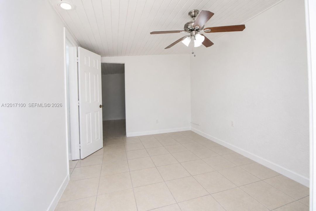 Recently Sold: $625,000 (3 beds, 2 baths, 2124 Square Feet)
