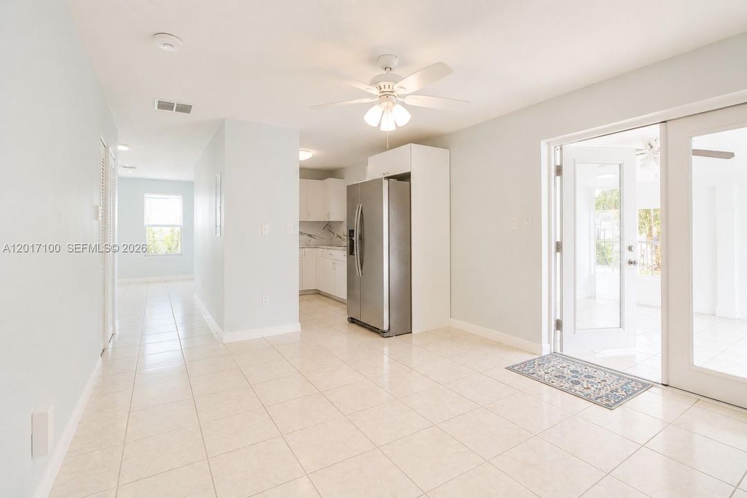 Recently Sold: $625,000 (3 beds, 2 baths, 2124 Square Feet)