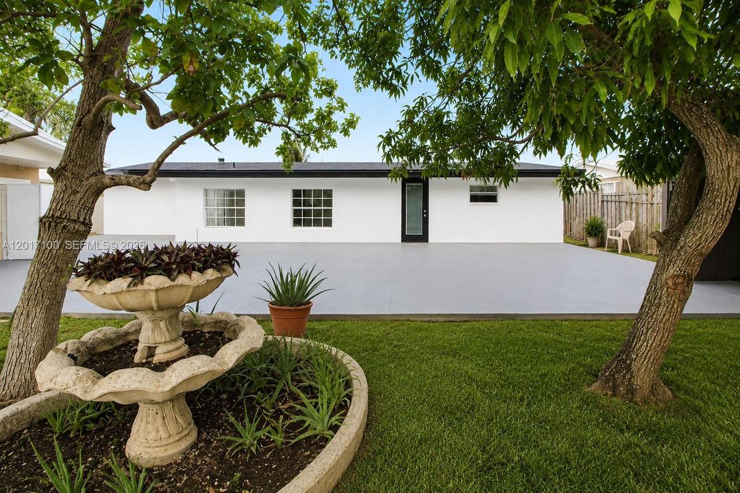 Recently Sold: $625,000 (3 beds, 2 baths, 2124 Square Feet)