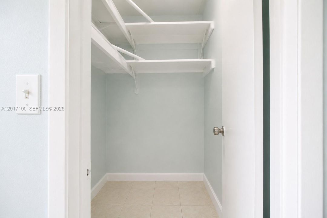 Recently Sold: $625,000 (3 beds, 2 baths, 2124 Square Feet)