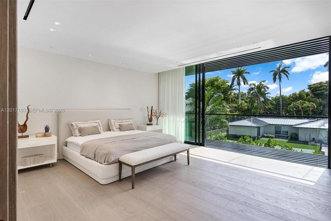 For Sale: $19,750,000 (6 beds, 6 baths, 5768 Square Feet)