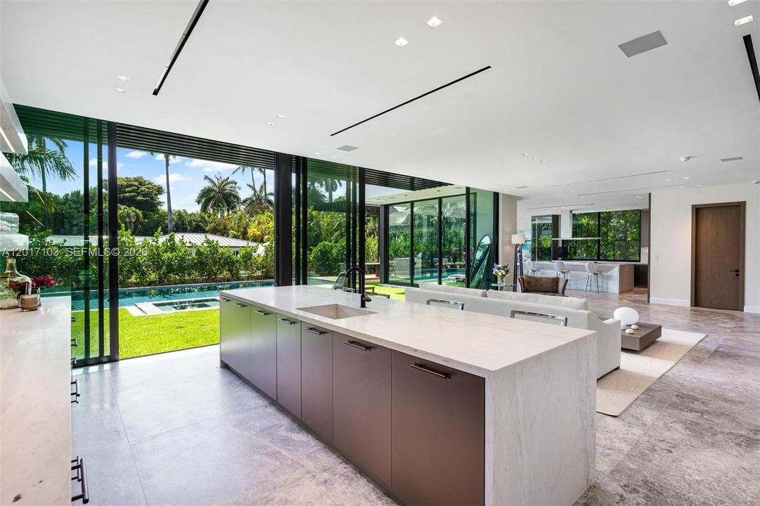 For Sale: $19,750,000 (6 beds, 6 baths, 5768 Square Feet)