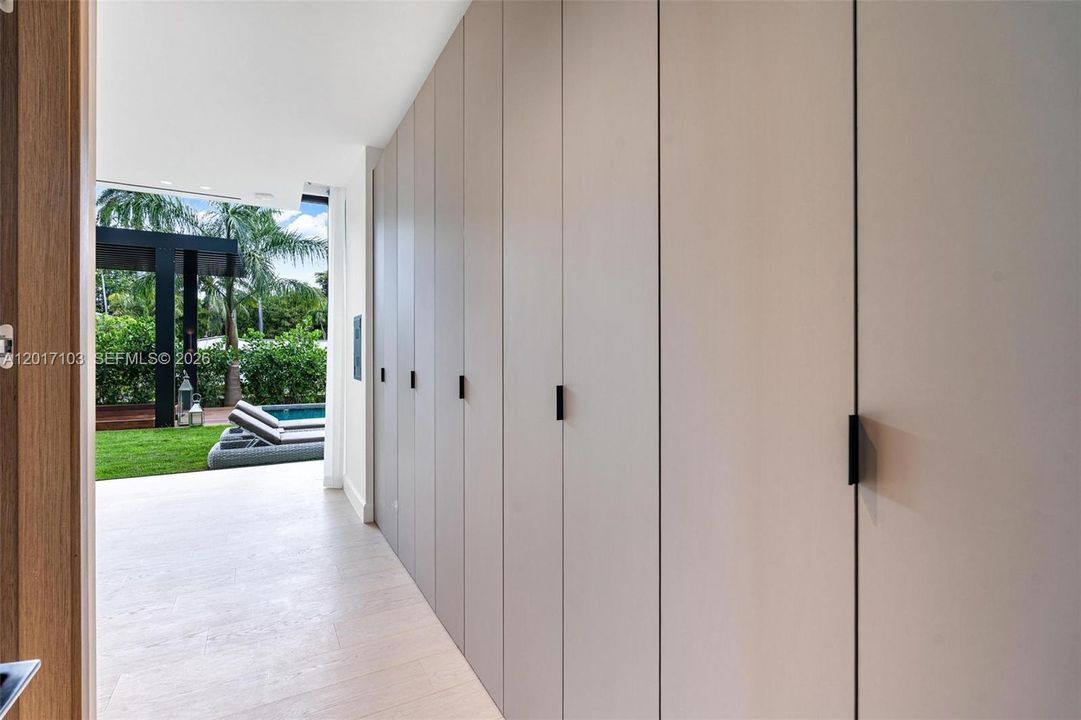 For Sale: $19,750,000 (6 beds, 6 baths, 5768 Square Feet)
