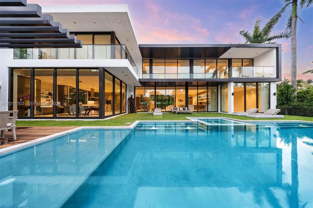 For Sale: $19,750,000 (6 beds, 6 baths, 5768 Square Feet)
