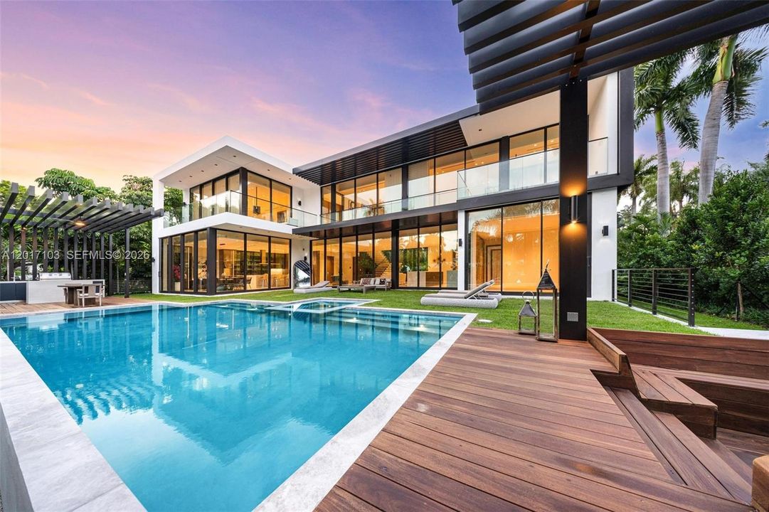 For Sale: $19,750,000 (6 beds, 6 baths, 5768 Square Feet)