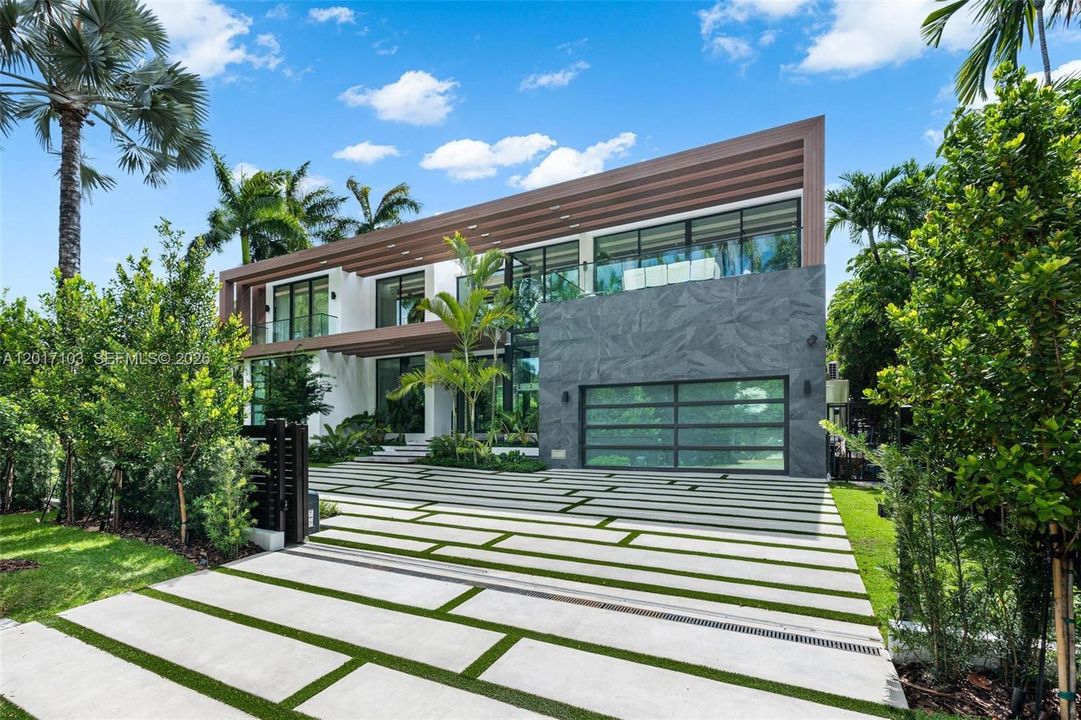 For Sale: $19,750,000 (6 beds, 6 baths, 5768 Square Feet)