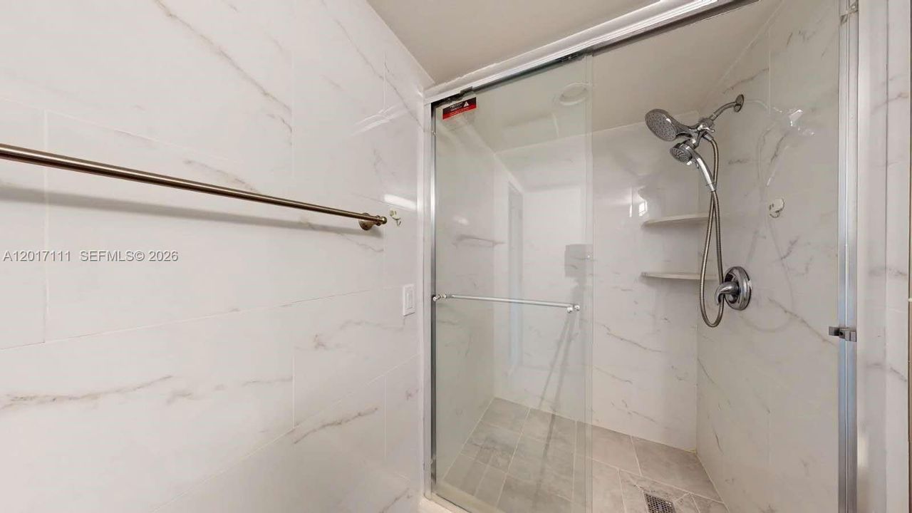 For Sale: $279,000 (2 beds, 2 baths, 1062 Square Feet)