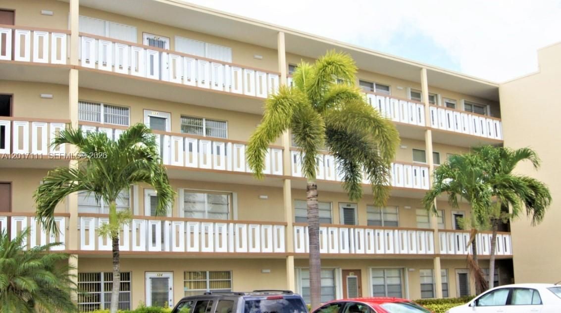 For Sale: $279,000 (2 beds, 2 baths, 1062 Square Feet)