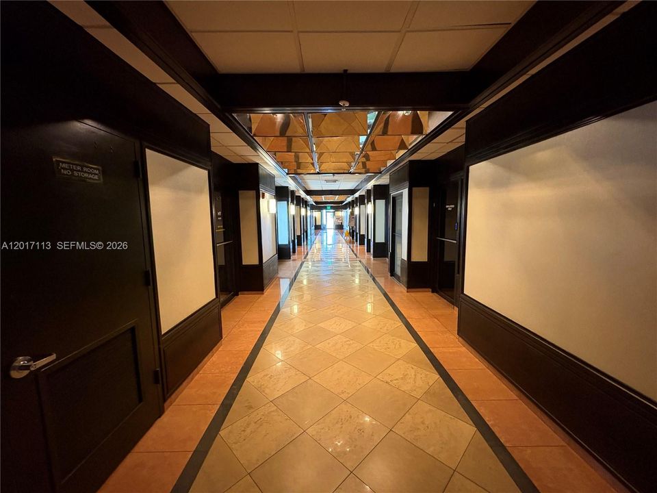 Activo con contrato: $2,300 (1 camas, 1 baños, 768 Pies cuadrados)