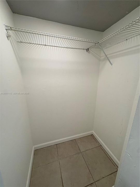 Activo con contrato: $2,300 (1 camas, 1 baños, 768 Pies cuadrados)