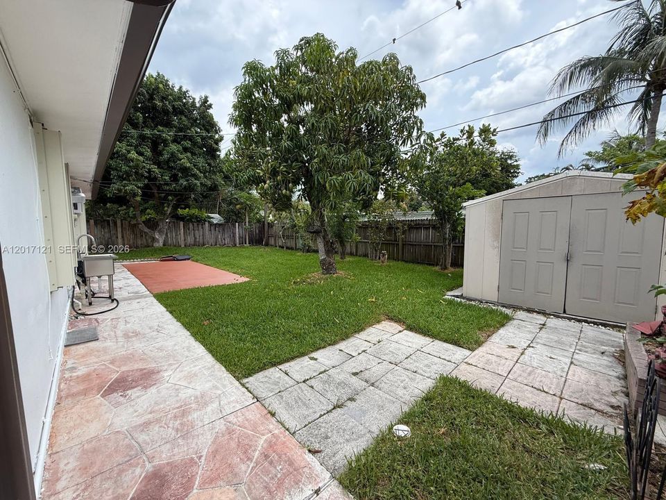 Recently Rented: $3,750 (3 beds, 2 baths, 1914 Square Feet)