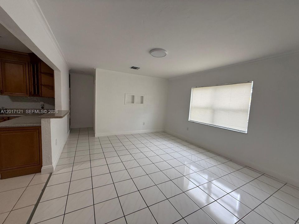 Recently Rented: $3,750 (3 beds, 2 baths, 1914 Square Feet)