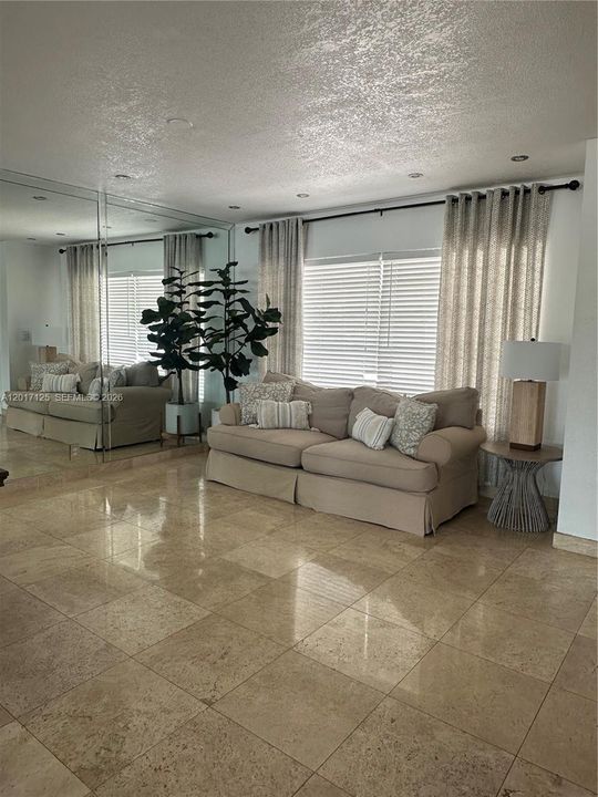 В аренду: $7,900 (4 спален, 4 ванн, 2882 Квадратных фут)