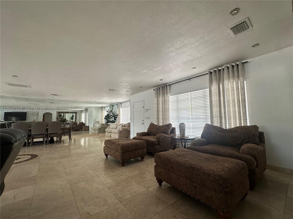 В аренду: $7,900 (4 спален, 4 ванн, 2882 Квадратных фут)