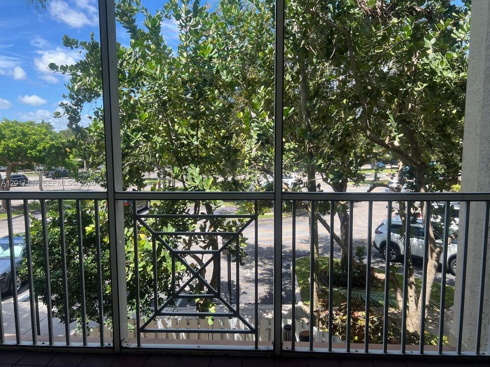 For Sale: $350,000 (3 beds, 2 baths, 1707 Square Feet)