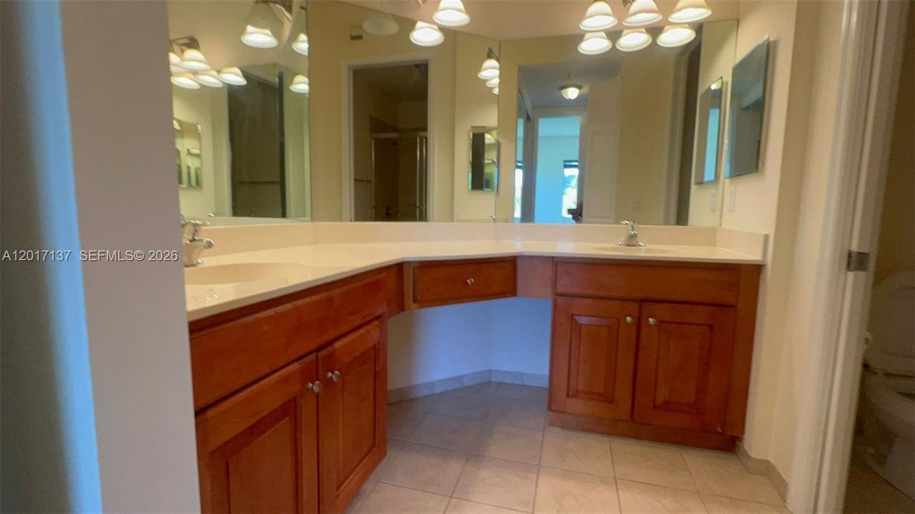 For Sale: $350,000 (3 beds, 2 baths, 1707 Square Feet)