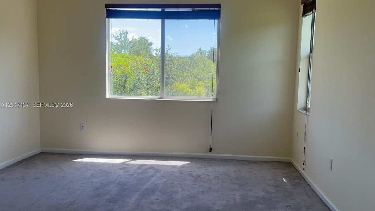 For Sale: $350,000 (3 beds, 2 baths, 1707 Square Feet)