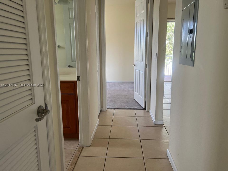 For Sale: $350,000 (3 beds, 2 baths, 1707 Square Feet)