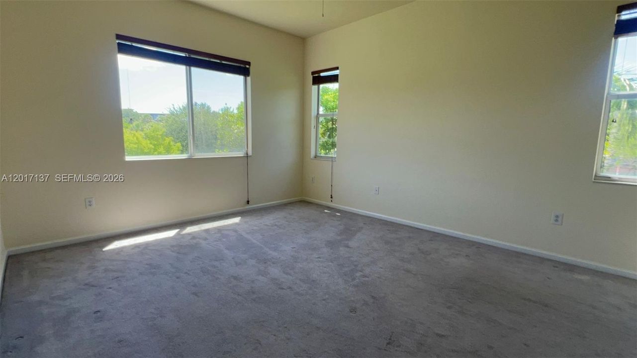 For Sale: $350,000 (3 beds, 2 baths, 1707 Square Feet)