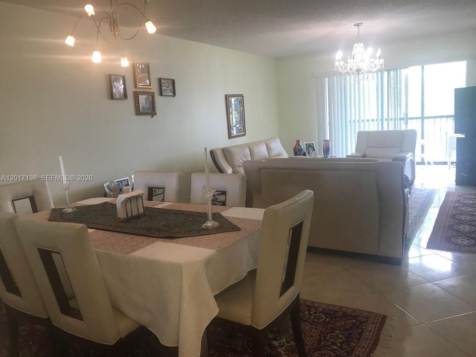 En Venta: $260,000 (2 camas, 2 baños, 1207 Pies cuadrados)