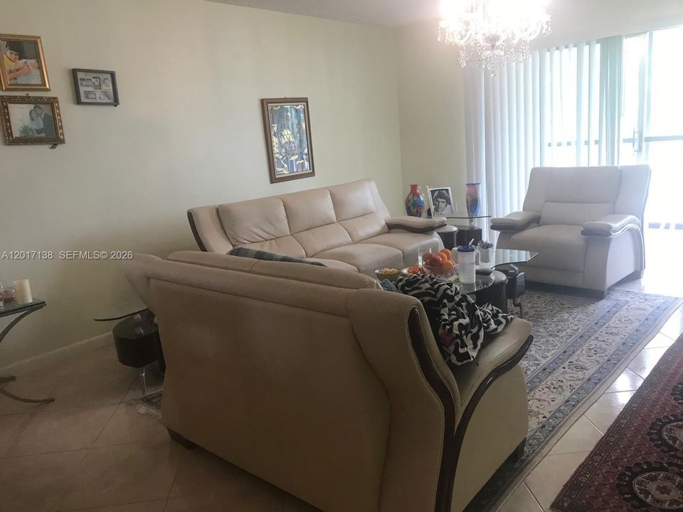 En Venta: $260,000 (2 camas, 2 baños, 1207 Pies cuadrados)