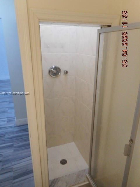 На продажу: $215,000 (2 спален, 2 ванн, 990 Квадратных фут)