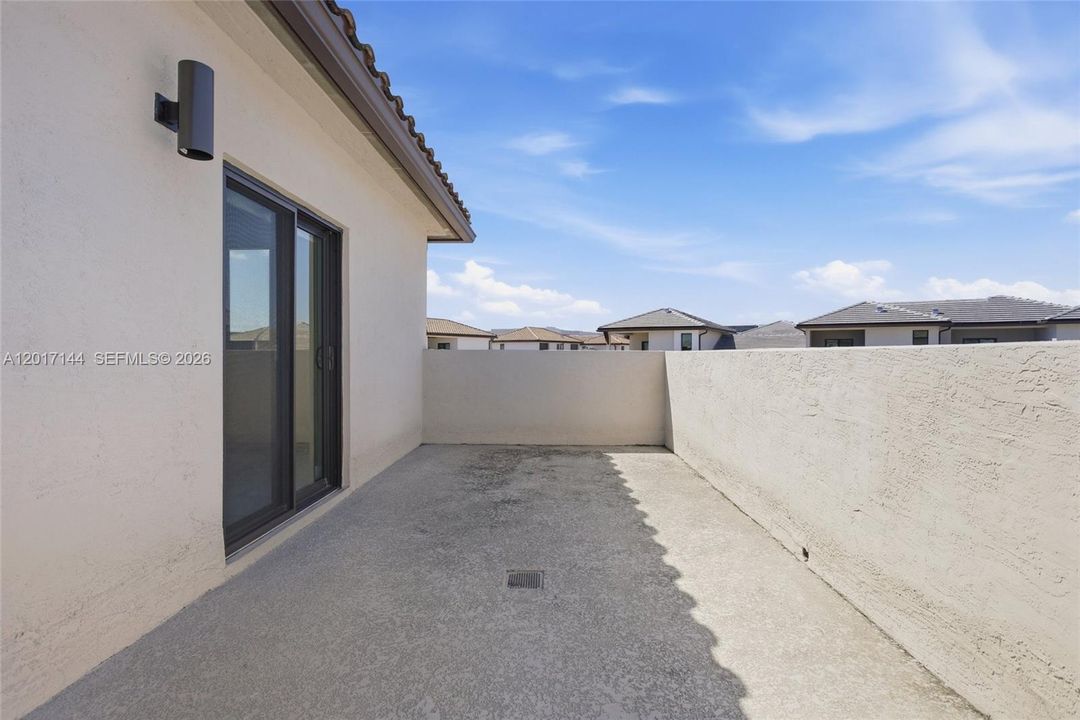 For Sale: $820,000 (3 beds, 2 baths, 1929 Square Feet)