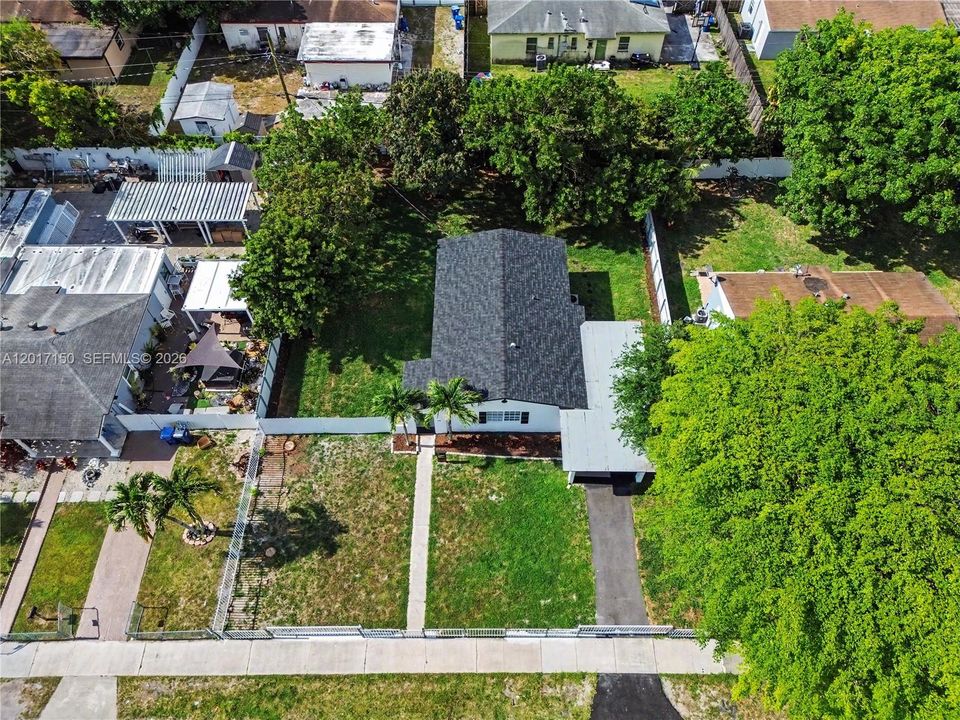 На продажу: $490,000 (3 спален, 1 ванн, 960 Квадратных фут)