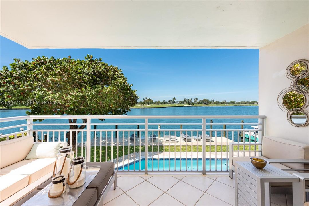 For Sale: $1,000,000 (2 beds, 2 baths, 1630 Square Feet)