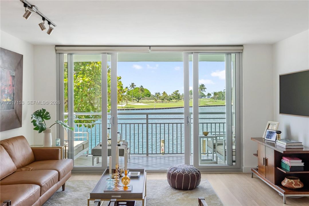 For Sale: $1,000,000 (2 beds, 2 baths, 1630 Square Feet)