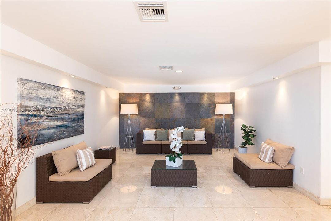 For Sale: $1,000,000 (2 beds, 2 baths, 1630 Square Feet)