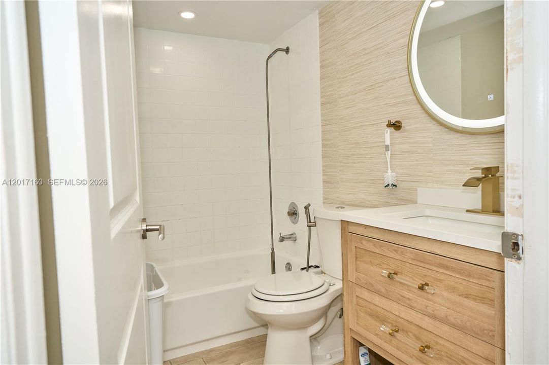 На продажу: $199,999 (1 спален, 1 ванн, 760 Квадратных фут)
