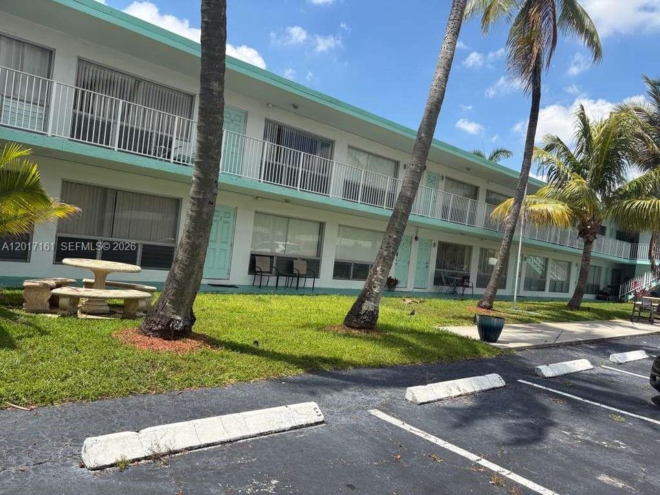 For Rent: $1,900 (1 beds, 1 baths, 508 Square Feet)