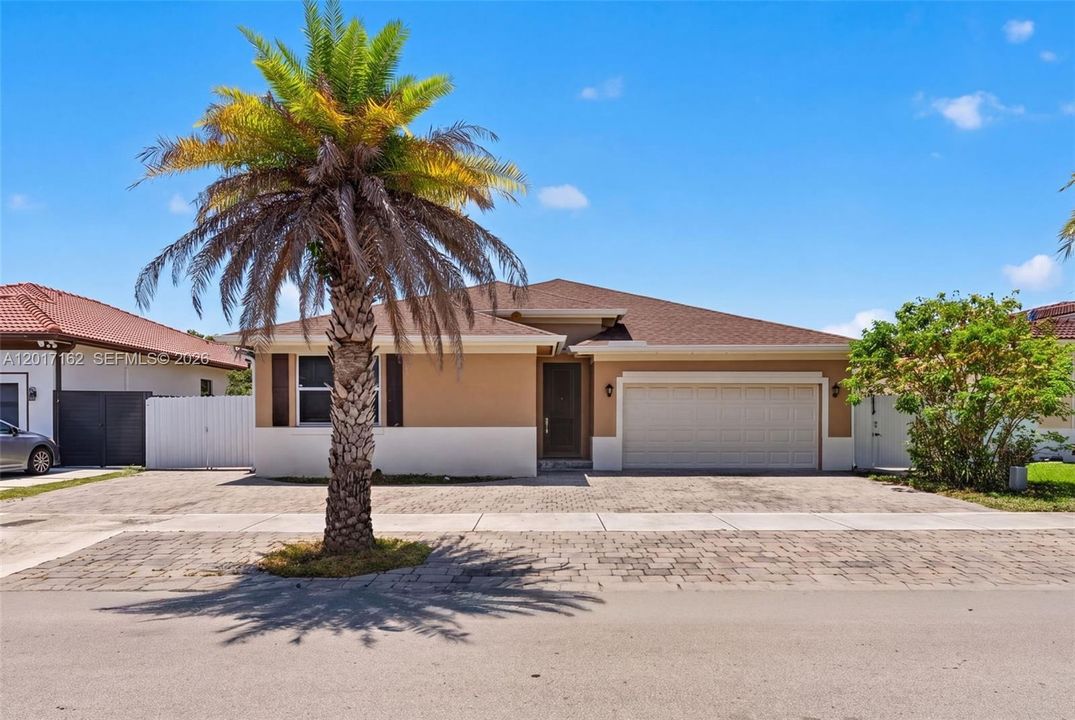 En Venta: $675,000 (4 camas, 3 baños, 2006 Pies cuadrados)