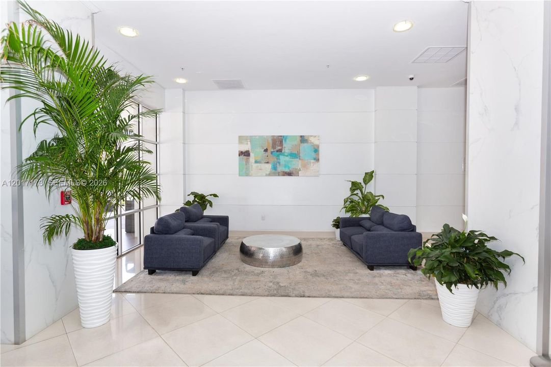 For Sale: $474,999 (1 beds, 1 baths, 1005 Square Feet)